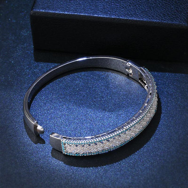 Luxury hollow open Bracelet